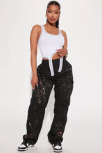 Load image into Gallery viewer, FASHION NOVA BREAK THE ICE BAGGY CARGO JOGGER