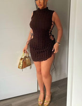 Load image into Gallery viewer, THE EVA BUBBLE DRESS IN WHITE HUE / BROWN CHOCOLATE / BLUE