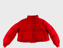 Load image into Gallery viewer, CROPPED PUFFER JACKET IN RED