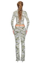 Load image into Gallery viewer, DOLA ZIP FITTED JACKET IN MOSS STRATA