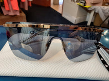 Load image into Gallery viewer, QUAY SUNGLASSES GOLD EDGE TOP
