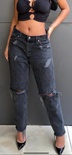 Load image into Gallery viewer, LEVI VINTAGE RIPPED JEANS IN BLACK
