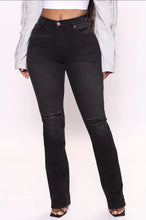 Load image into Gallery viewer, FASHION NOVA BABETOWN BOOTCUT JEANS IN BLACK
