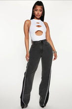 Load image into Gallery viewer, FASHION NOVA ZIP IT UP JEANS IN BLACK
