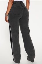 Load image into Gallery viewer, FASHION NOVA ZIP IT UP JEANS IN BLACK
