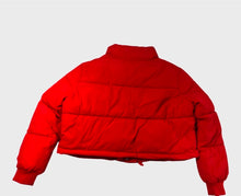 Load image into Gallery viewer, CROPPED PUFFER JACKET IN RED
