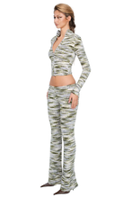 Load image into Gallery viewer, DOLA ZIP FITTED JACKET IN MOSS STRATA

