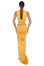 Load image into Gallery viewer, LOMA SLEEVELESS TOP IN VARIOUS COLOURS
