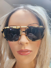 Load image into Gallery viewer, SUNGLASSES
