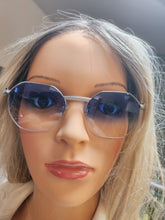 Load image into Gallery viewer, SUNGLASSES
