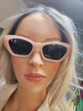 Load image into Gallery viewer, SUNGLASSES
