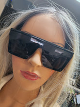 Load image into Gallery viewer, SUNGLASSES
