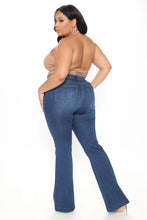 Load image into Gallery viewer, FASHION NOVA &#39;WASH AWAY&#39; FLARE JEANS
