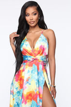 Load image into Gallery viewer, FASHION NOVA &#39;PAINTING IN COLOUR&#39; MAXI DRESS IN MULTI COLOUR
