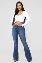 Load image into Gallery viewer, FASHION NOVA &#39;WASH AWAY&#39; FLARE JEANS
