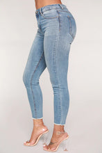 Load image into Gallery viewer, FASHION NOVA STIR IT UP ANKLE JEANS IN LIGHT BLUE WASH
