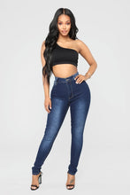 Load image into Gallery viewer, FASHION NOVA &#39;NO GOOD FOR EACHOTHER&#39; JEANS IN MEDIUM BLUE DENIM
