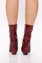 Load image into Gallery viewer, FASHION NOVA MIDNIGHT LOVER BOOTS IN RED
