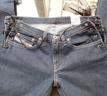 Load image into Gallery viewer, ORIGINAL DEISEL MODELLO PULLER JEANS
