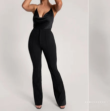 Load image into Gallery viewer, MESHKI ZANDAYA HIGHWAISTED FLARE PLANTS, SIZE M
