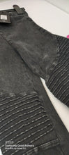 Load image into Gallery viewer, FASHION NOVA SWITCHING UP THE ANGLES JEGGINGS IN BLACK

