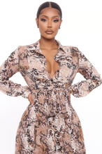 Load image into Gallery viewer, FASHION NOVA &#39;ANASTASIA&#39; MAXI SHIRT DRESS IN TAUPE/COMBO
