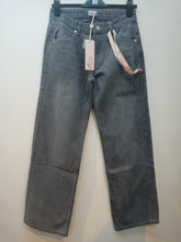 Load image into Gallery viewer, OH POLLY &#39;THE DOWN LOW&#39; LOW RISE STRAIGHT LEG JEANS IN GREY
