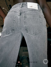 Load image into Gallery viewer, OH POLLY &#39;THE DOWN LOW&#39; LOW RISE STRAIGHT LEG JEANS IN GREY
